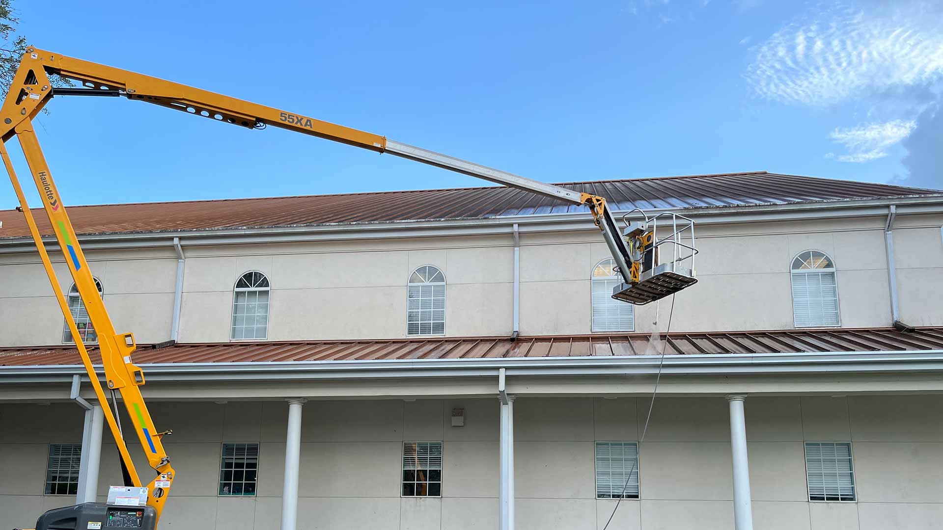 building washing banner