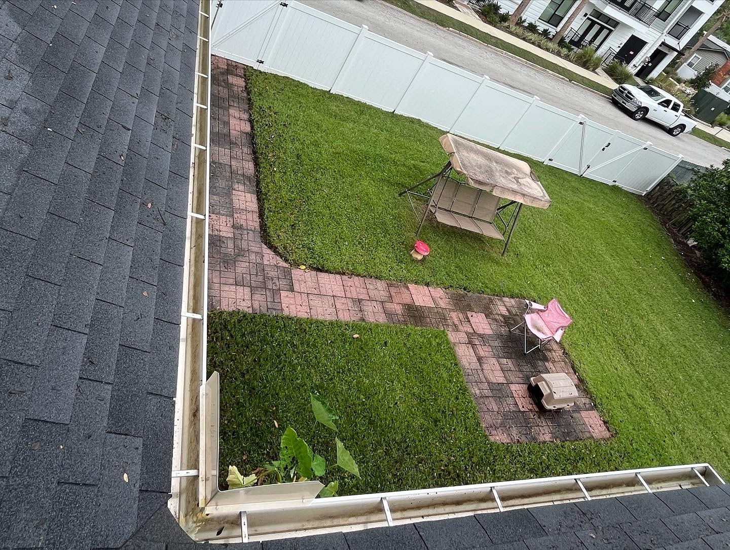 Gutter Cleaning in Jacksonville Beach, FL Thumbnail
